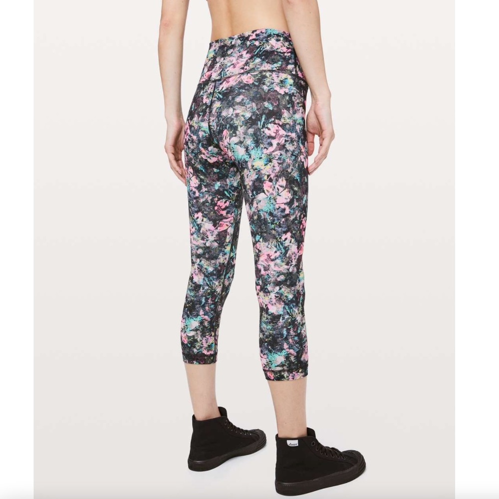 Lululemon Wunder Under Crop HR 21” Size 4